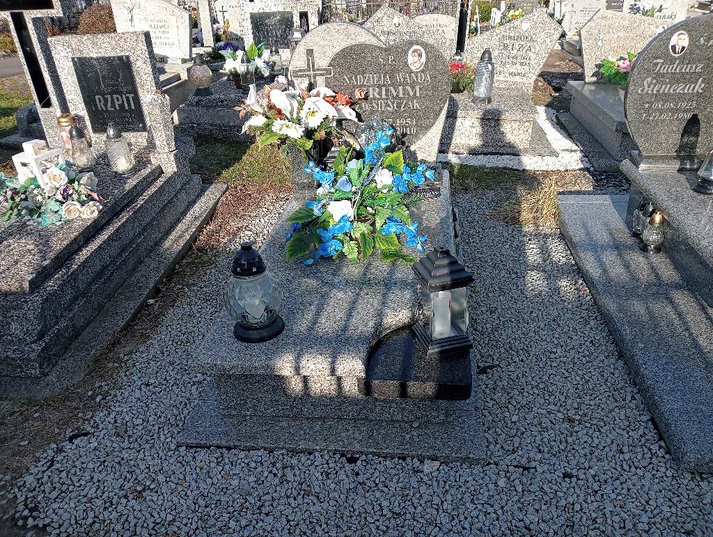 Grób Robert Petrów