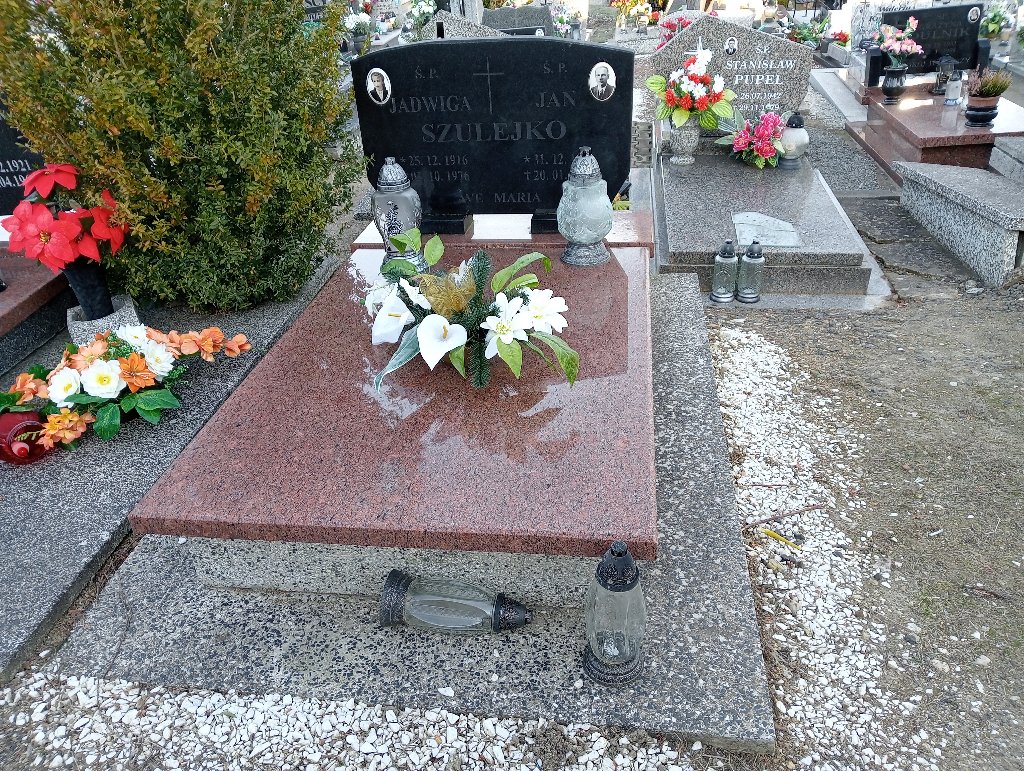 Grób Jadwiga Szulejko